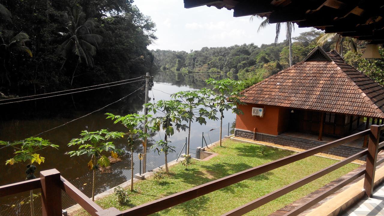 7Th Heaven Resorts Kochi Exterior foto